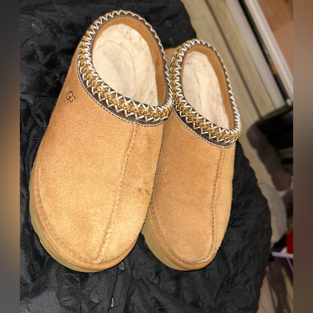 UGG TAZMANS